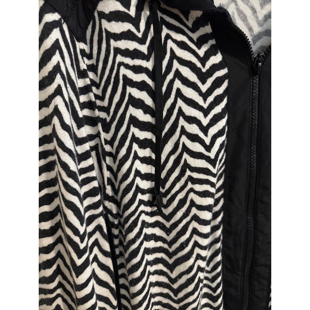 Chicos Zenergy Full Zip Zebra Knit Sweater Jacket Black White Size XL - Picture 2 of 7